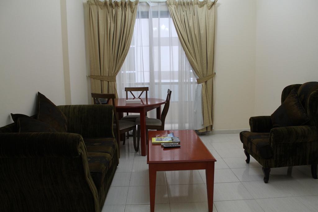 Emirates Palace Hotel Suites Sharjah Buitenkant foto